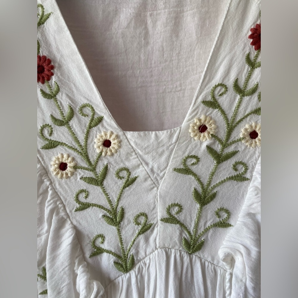 SWEET MAGNOLIA Embroidered Floral White Midi Dress Size Small Boho Cottagecore - Picture 7 of 13